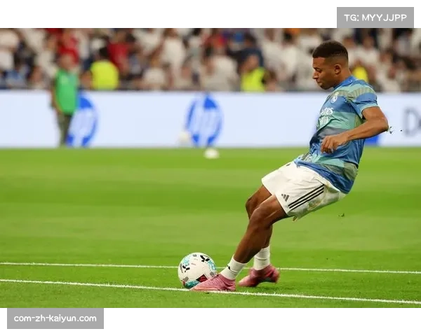 法国队克鲁皮复制姆巴佩轨迹 19岁新星爆发加速能力成战术变招